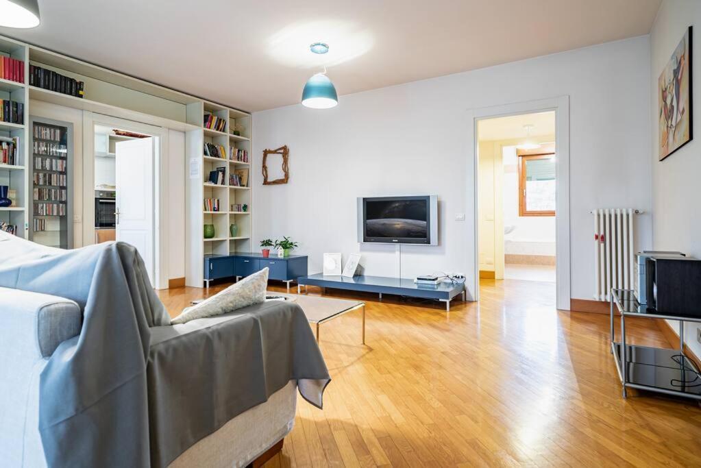 Broletto Park Apartment - Affitti Brevi Italia Lecco Luaran gambar